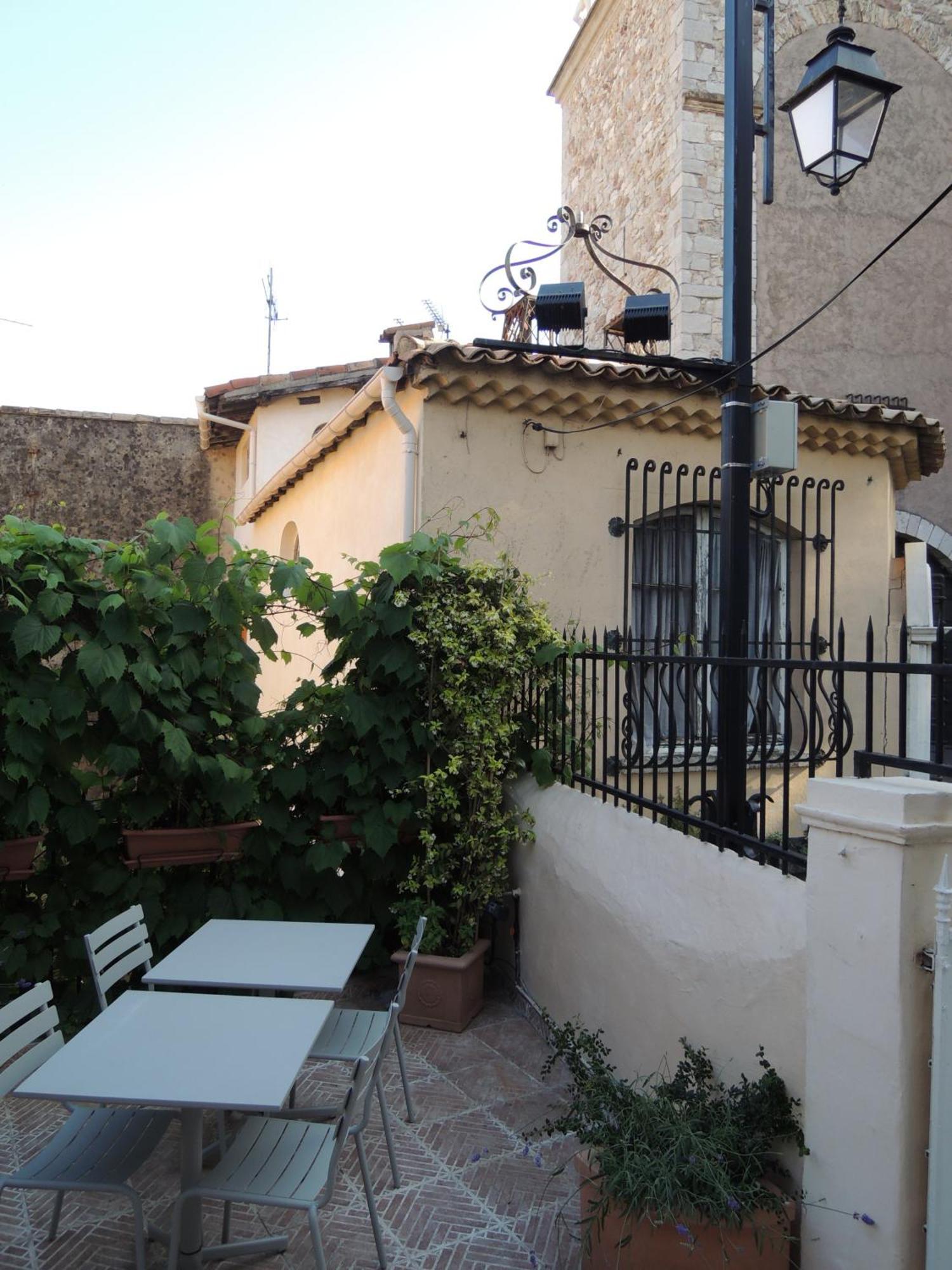 Acci Cannes Old City Room photo